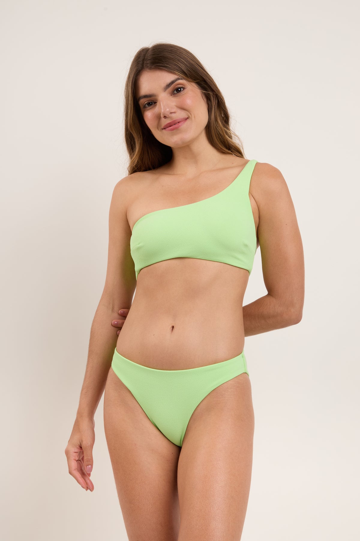 Model Front: Rio De Sol Bikini Bottoms Bottom Sand-Menta Essential-Comfy