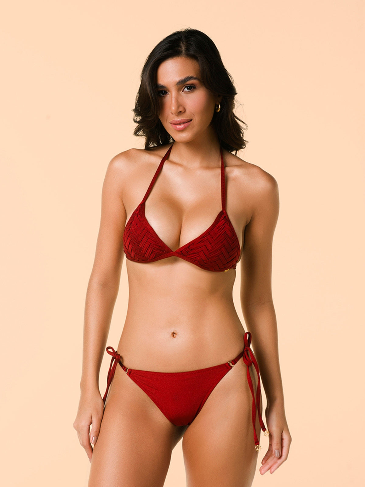 Model Front: Lua Morena Bikini Tops Top Urucum Triangulo-Macrame
