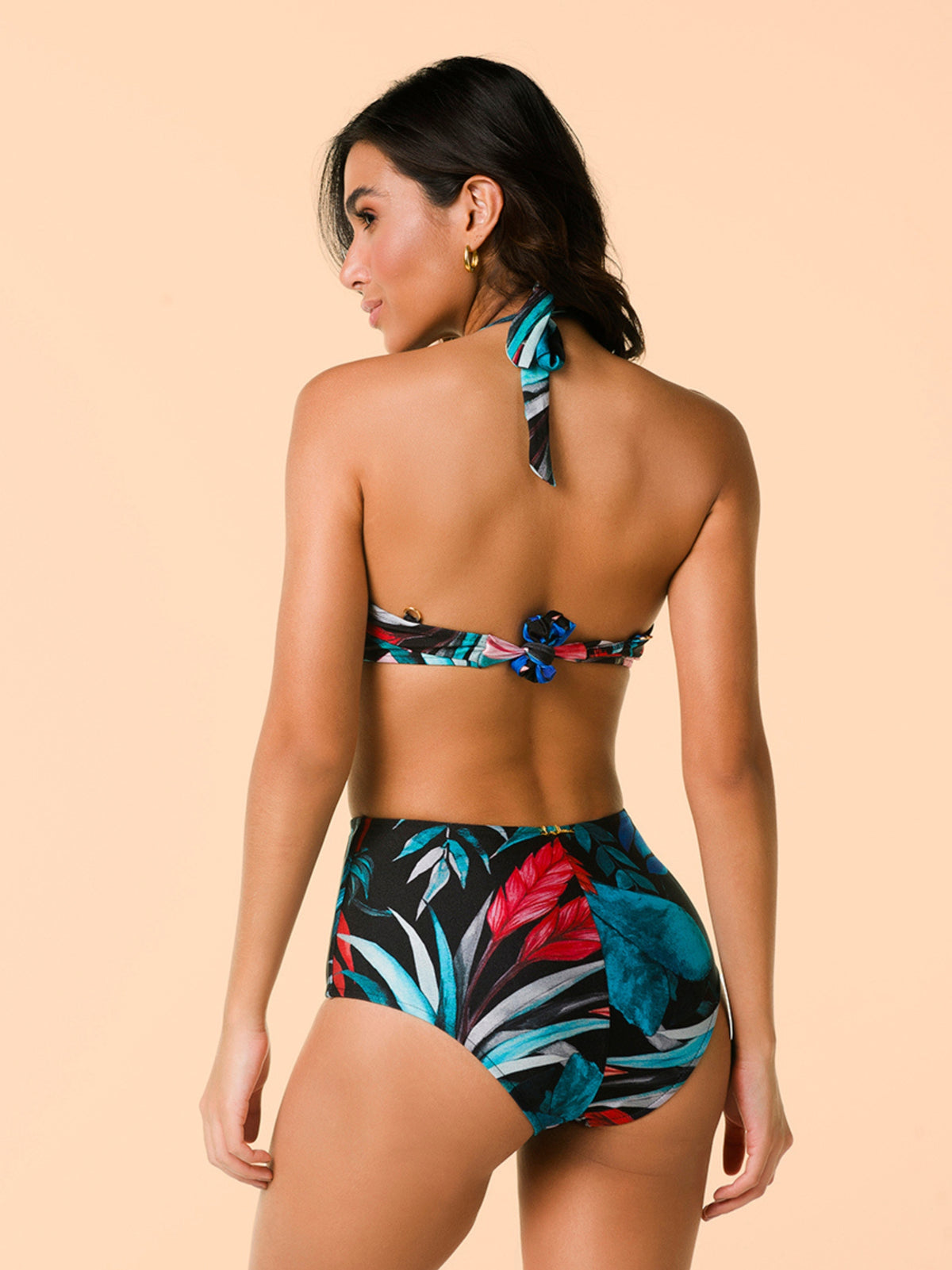 Model Back: Lua Morena Bikini Tops Top Luau Meia-Taca-Sustencao