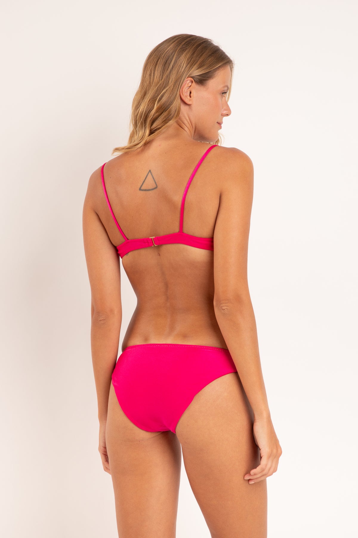 Model Back: Rio De Sol Bikini Bottoms Bottom Shimmer-Olinda Essential-Comfy