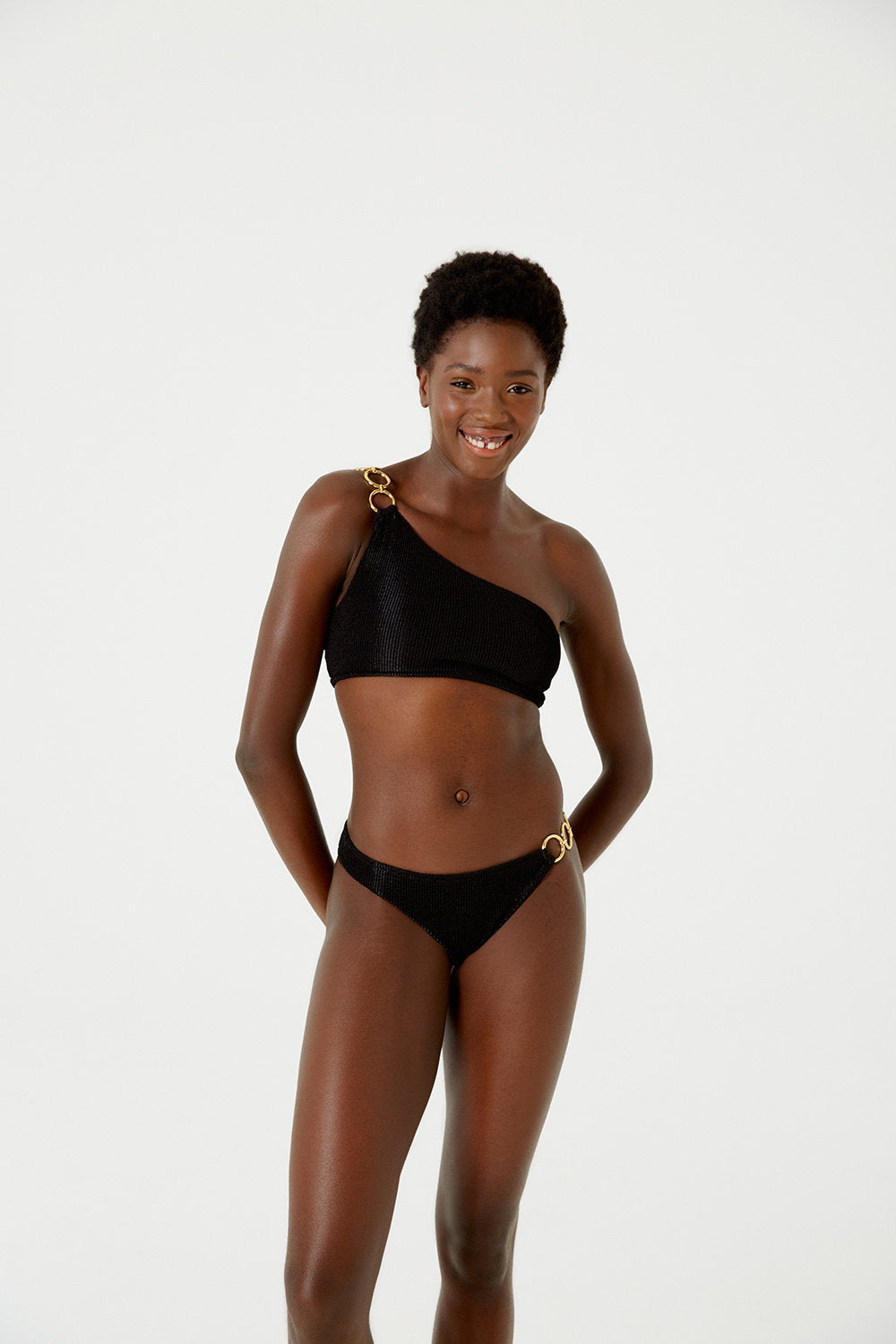 Model Front: Blueman Two Piece Swimwear Textura Wavy Shine Preto