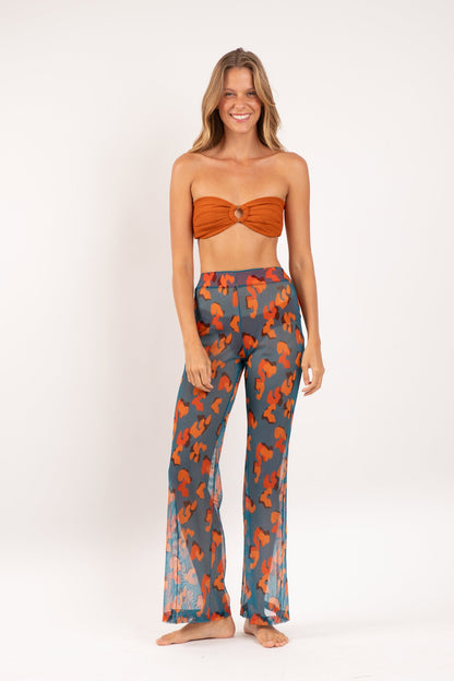 Model Front: Rio De Sol Pants Luma Pants Lana