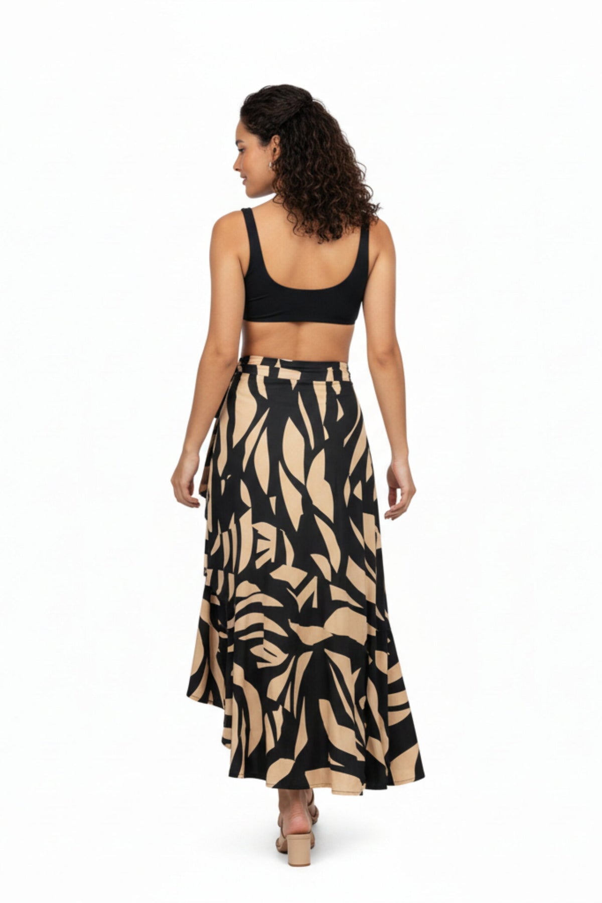 Model Back: Lua Morena Skirts Brisa-Da-Noite Pareo Babado