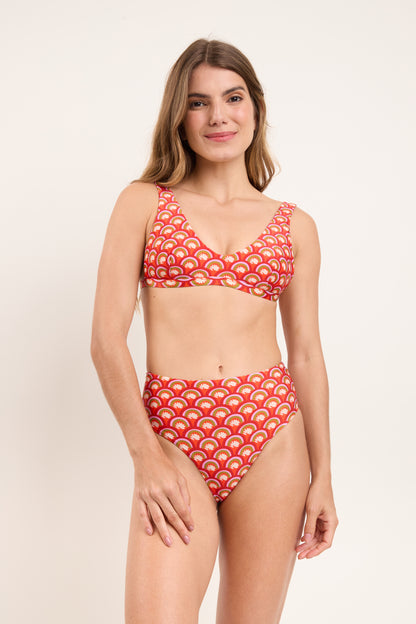 Model Front: Rio De Sol Bikini Bottoms Bottom Floral-Scales Hotpants