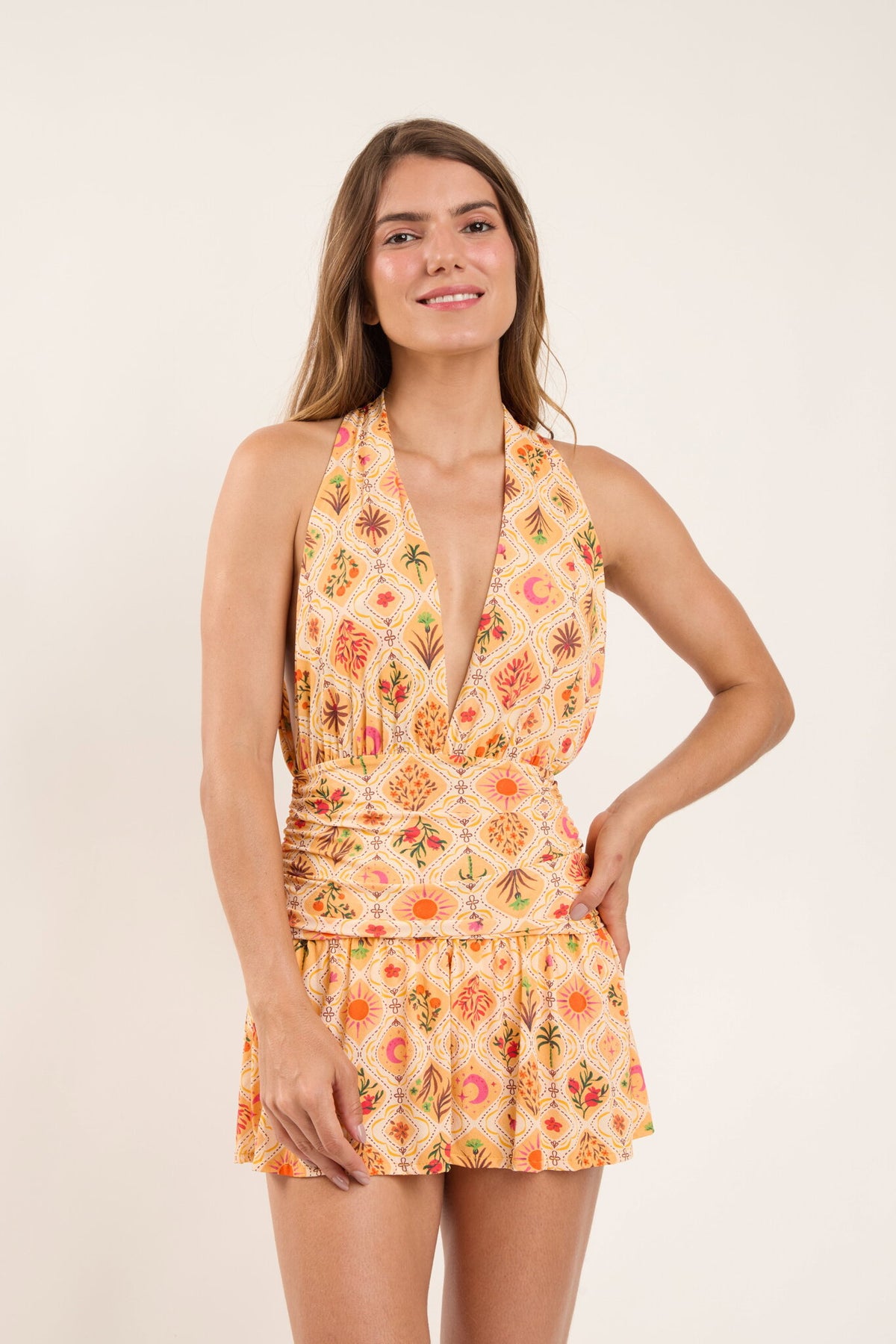 Model Front: Rio De Sol Mini Dresses Mosaico Low Cut Dress