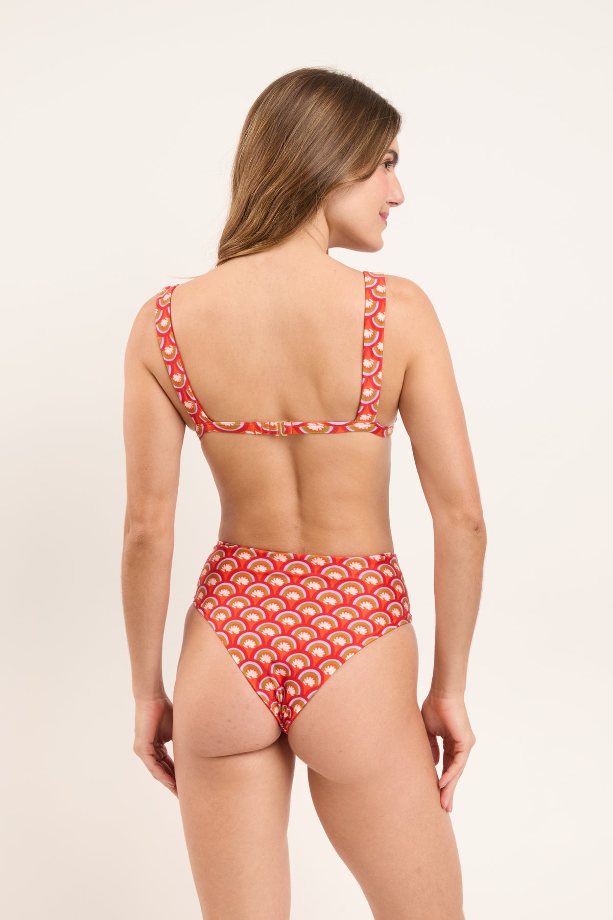 Model Back: Rio De Sol Bikini Bottoms Bottom Floral-Scales Hotpants