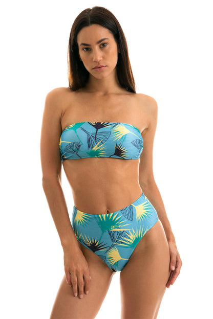 Model Front: Rio De Sol Bikini Tops Top Flower Geometric Reto