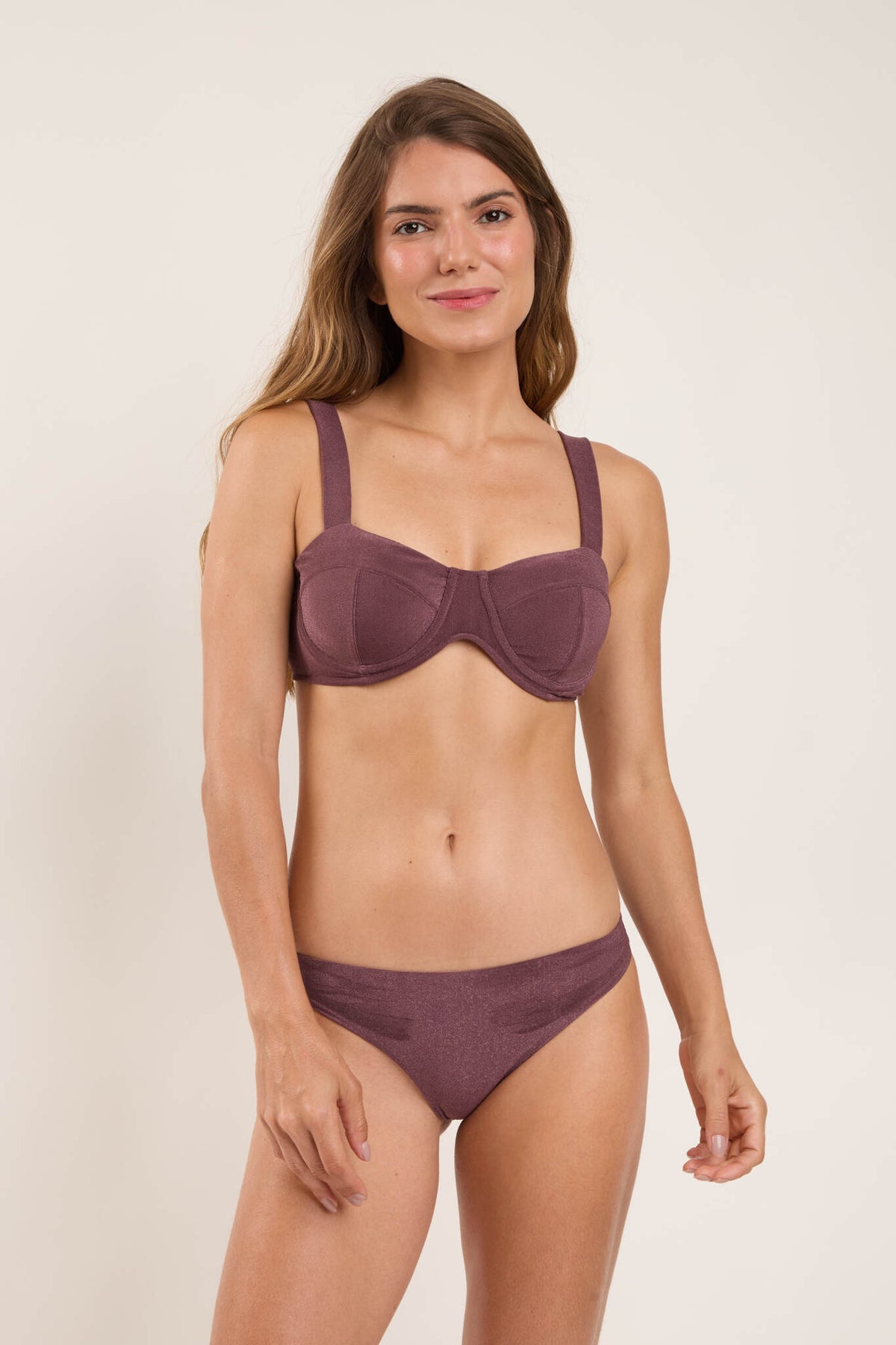 Model Front: Rio De Sol Bikini Tops Top Malibu-Ebano Amelia
