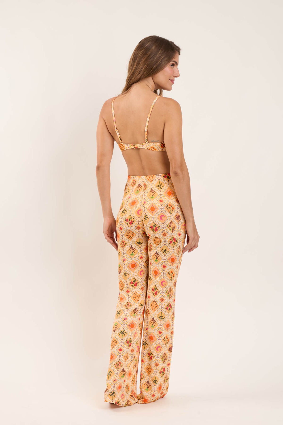 Model Back: Rio De Sol Pants Mosaico Pants Lana