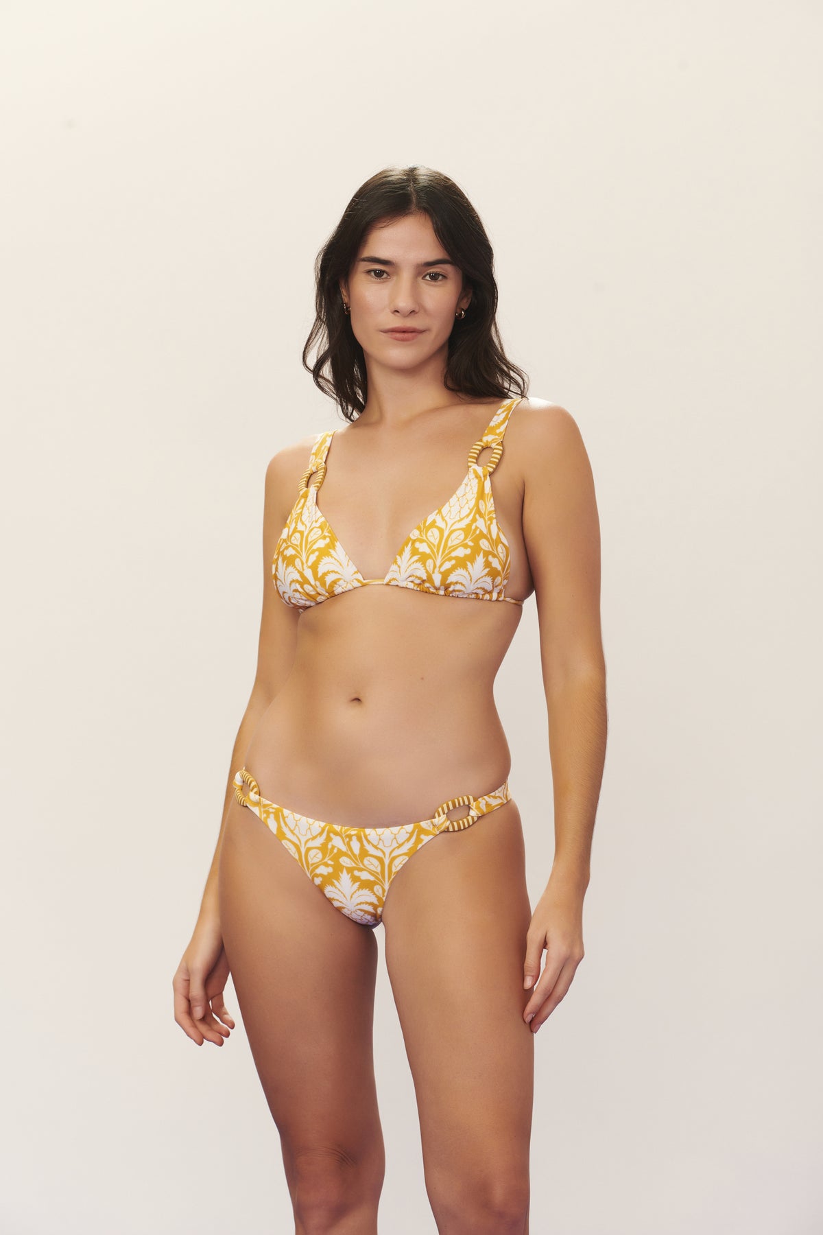 Model Front: Blueman Bikini Tops Top Seiva-Doce-Amarela Ubatuba