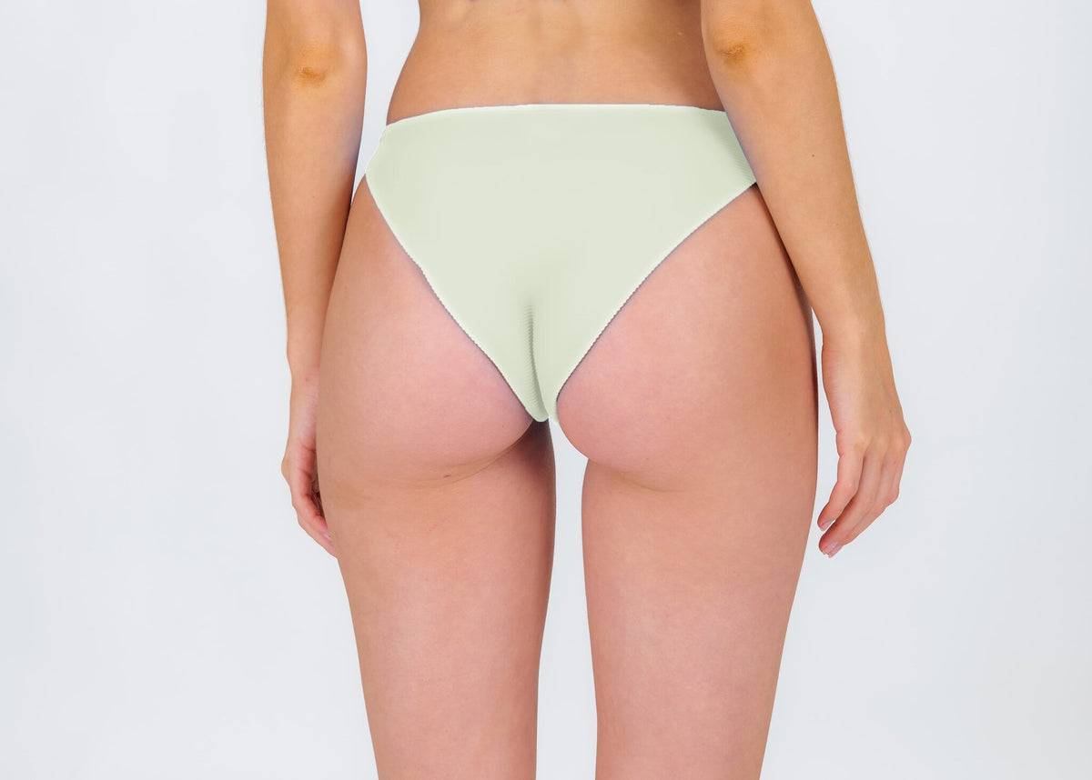Model Back: Rio De Sol Bikini Bottoms Bottom Off-White Essential-Comfy