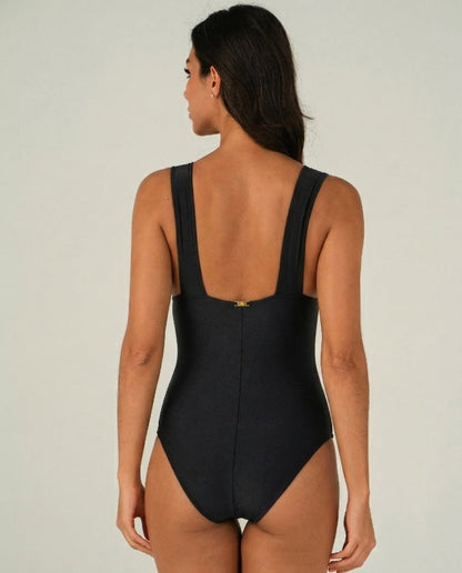 Model Back: Lua Morena One Piece Swimsuits Maio Preto Compressao