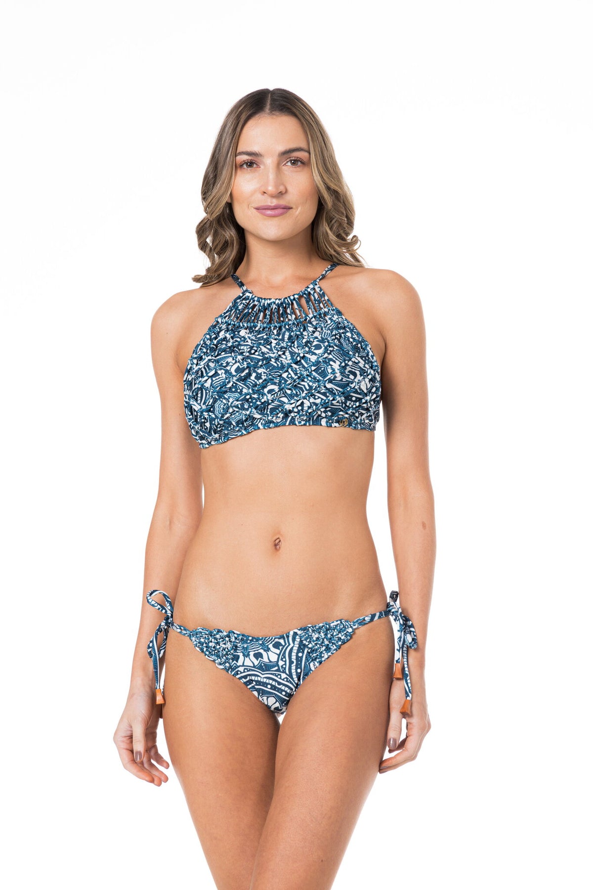 Model Front: Lua Morena Two Piece Swimwear Dobrado Macrame Renda