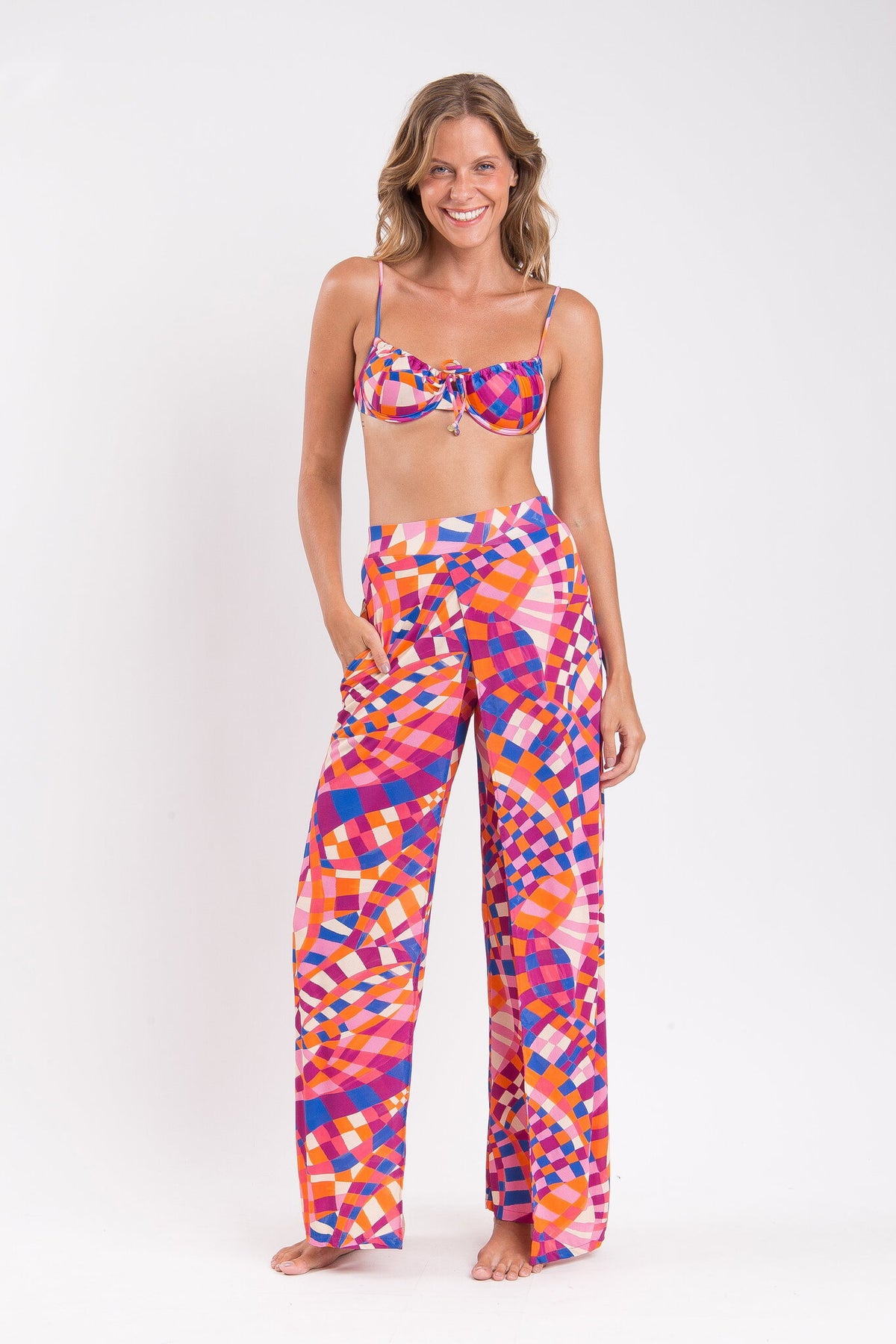 Model Front: Rio De Sol Pants Funny Wide Pants