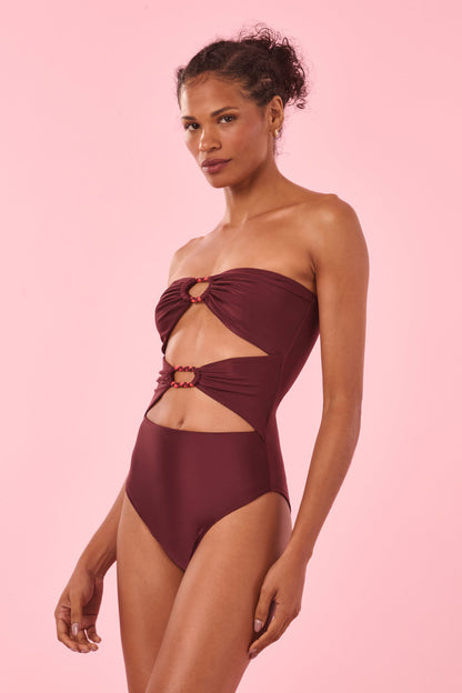 Model Front: Blueman One Piece Swimsuits Paola Fasano Vinho