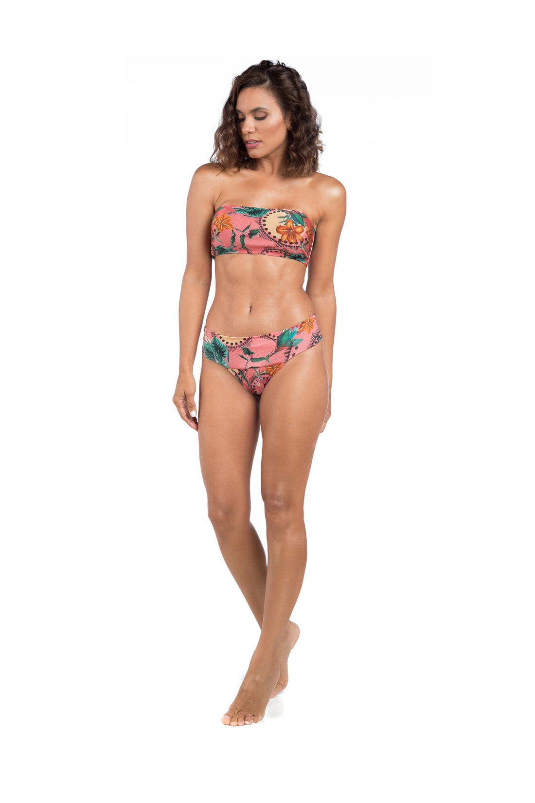 Model Front: La Playa Two Piece Swimwear Faixa Floral Rosa