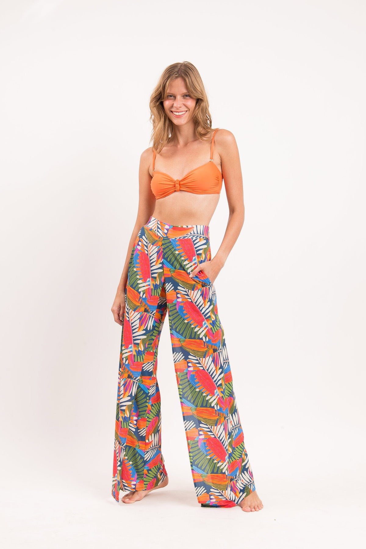Model Front: Rio De Sol Pants Jungle Wide Pants