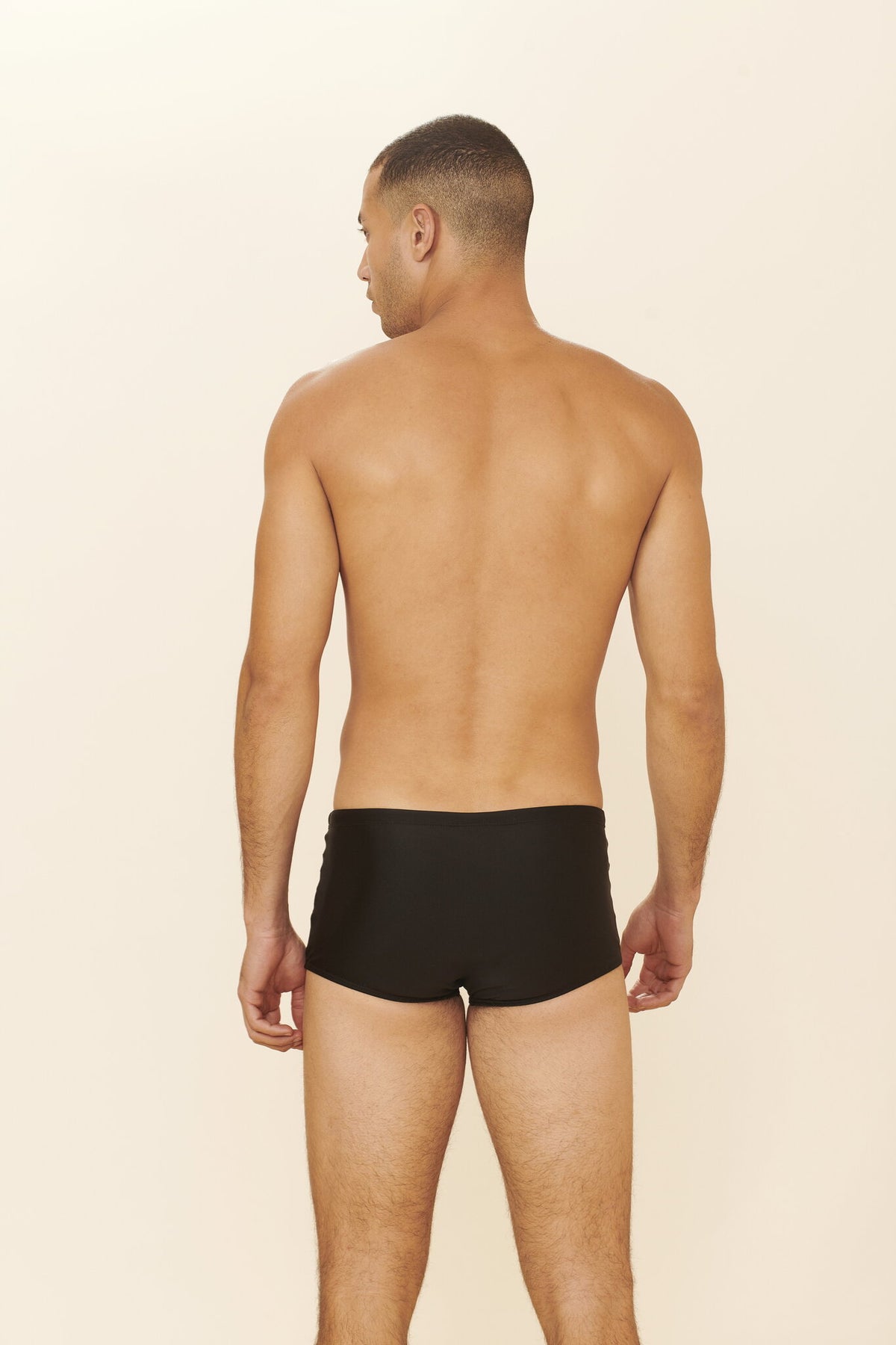 Model Back: Blueman Swim Trunks Sunga Army Mondello Preto