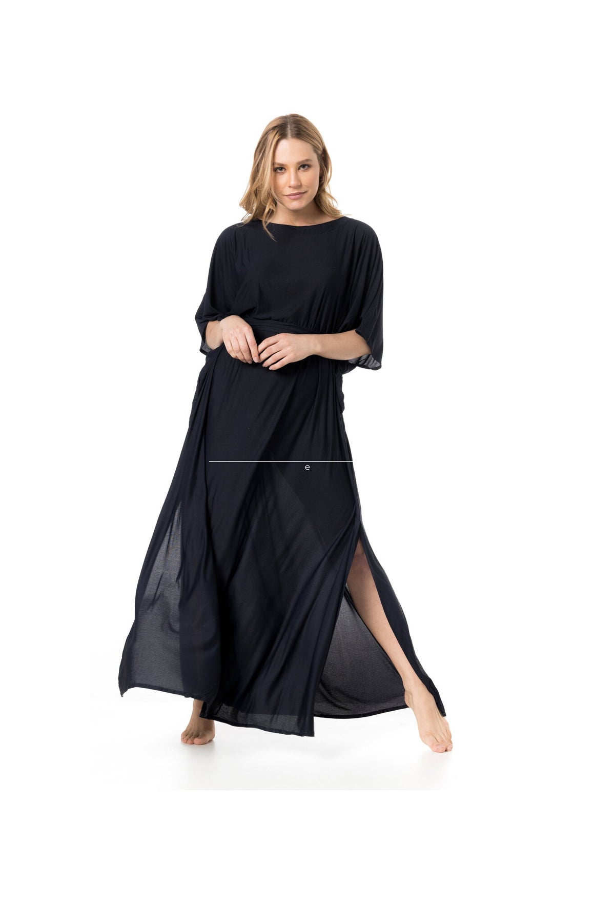 Model Front: Lua Morena Kaftans And Kimonos Kaftan Longo Crepe Liso Preto