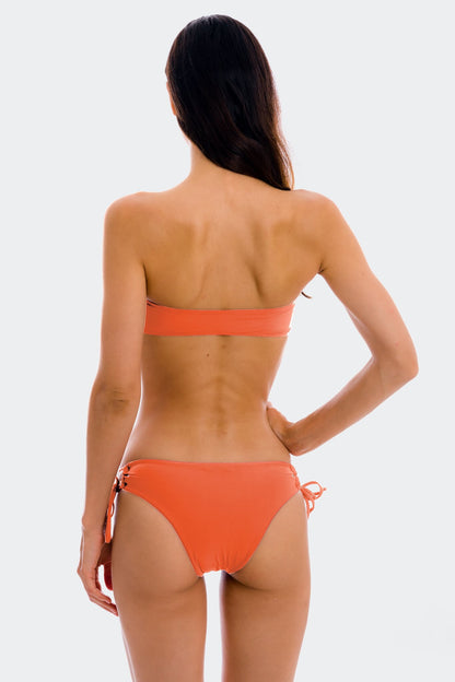 Model Back: Rio De Sol Bikini Bottoms Bottom Light-Peach Madrid