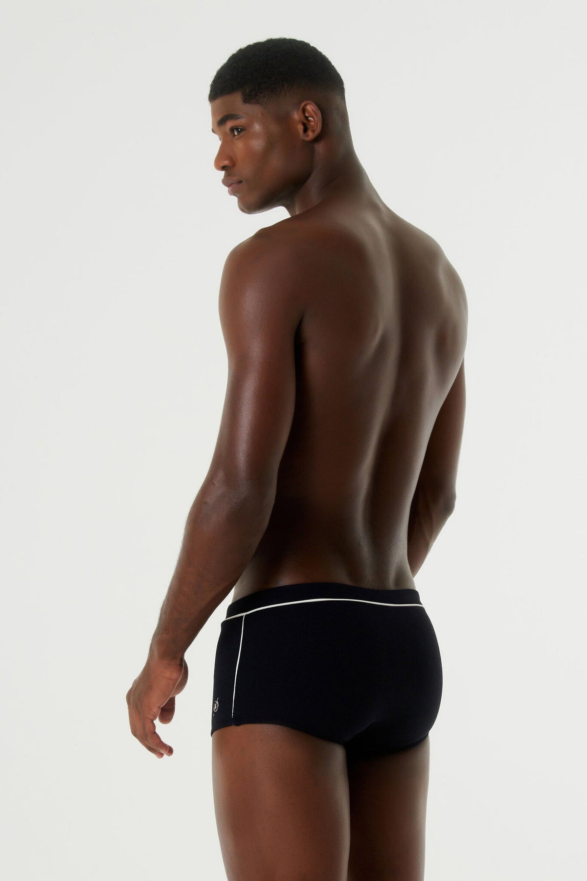 Model Back: Blueman Swim Trunks Sunga Army Cos Santorini Preto