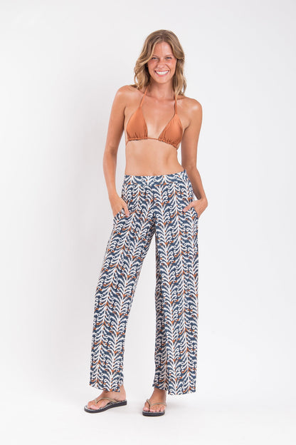 Model Front: Rio De Sol Pants Ikat Wide Pants