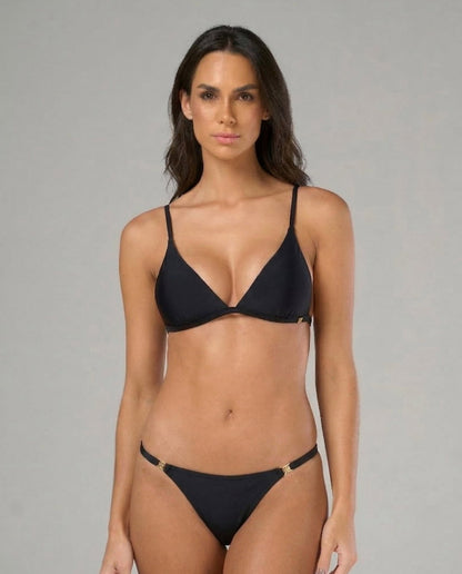 Model Front: Lua Morena Bikini Tops Top Preto Cort