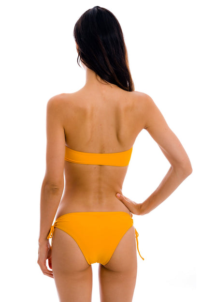 Model Back: Rio De Sol Bikini Tops Top Uv-Pequi Bandeau-Reto