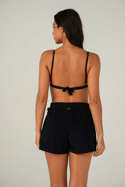 Model Back: Lua Morena Shorts Preto Shorts Skirt
