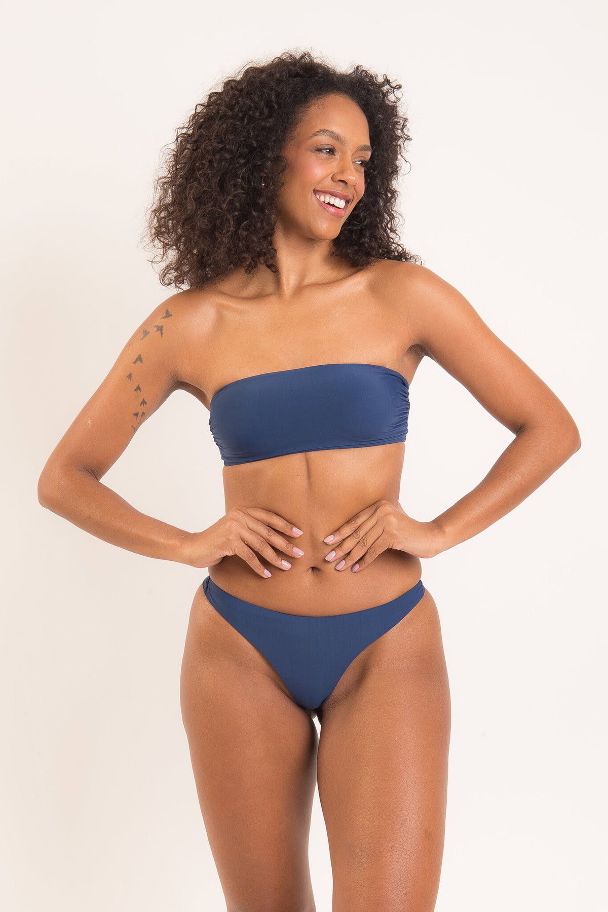 Image 06: Rio De Sol Two Piece Swimwear Set Navy Bandeau-Reto Nice-Fio