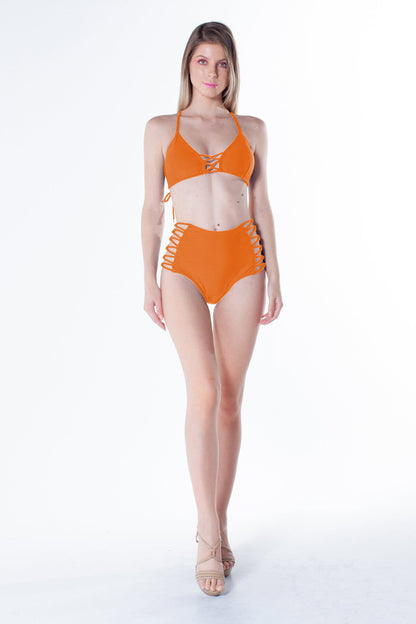 Model Front: La Playa Two Piece Swimwear Tiras Cruzadas Neon Laranja