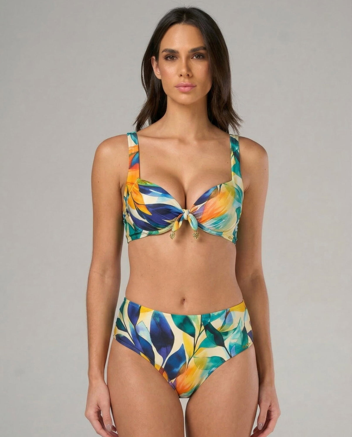 Model Front: Lua Morena Bikini Bottoms Bottom Tangara Hot-Pants-Dobrado