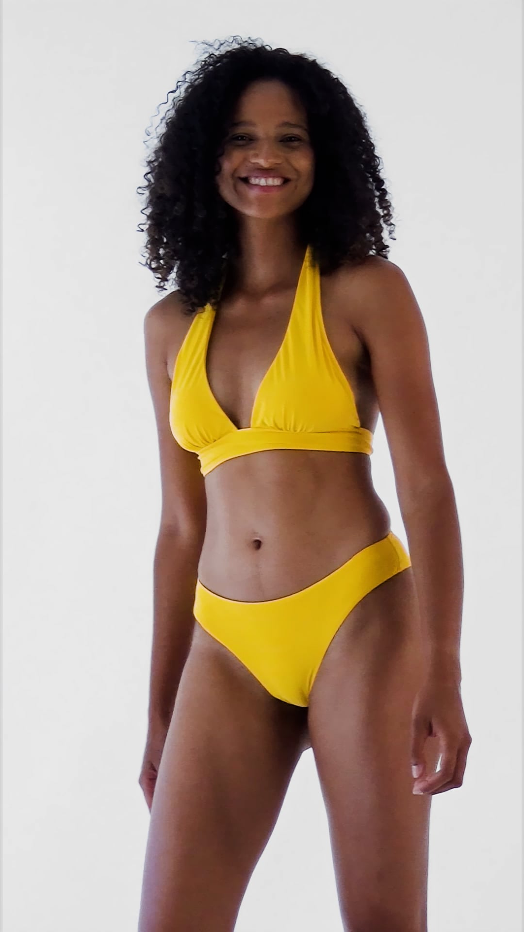Video: Rio De Sol Two Piece Swimwear Set Sunflower Halter-Cos Ciao