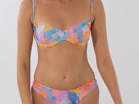 Video: Rio De Sol Bikini Tops Top Cloud Kelli