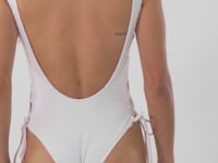 Video: Rio De Sol One Piece Swimsuits Memphis-White Zoe