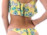 Video: Rio De Sol Bikini Tops Top Florescer Babado